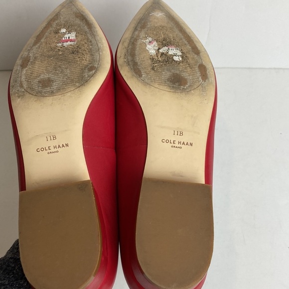 Cole Haan Leah Skimmer Pointed Toe Scallop Cut-outs Flats Sz 11 Tango Red Office - Picture 12 of 16